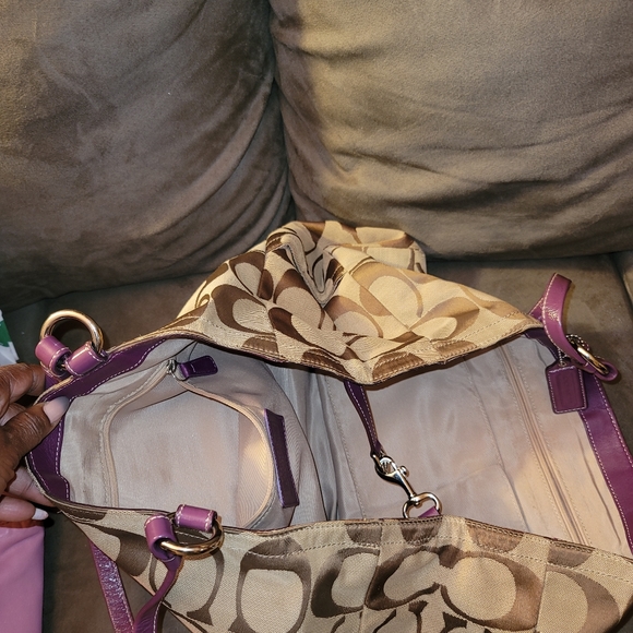 Coach purse - Picture 3 of 3